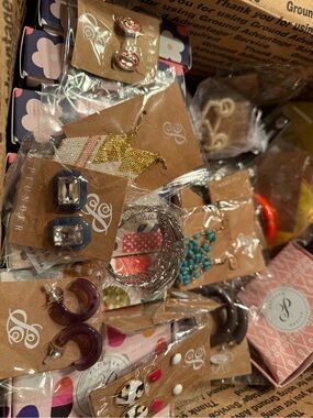 10 pieces varied Plunder jewelry bundle